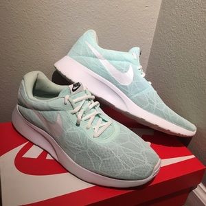 Light Blue Nike Tanjun Athletic Shoe Size 12